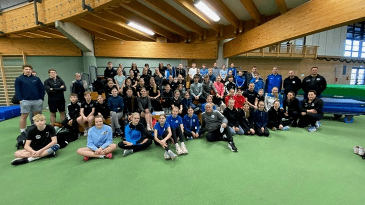 Volle Halle bei OWL-Nachwuchsschulung am Tag nach Weihnachten